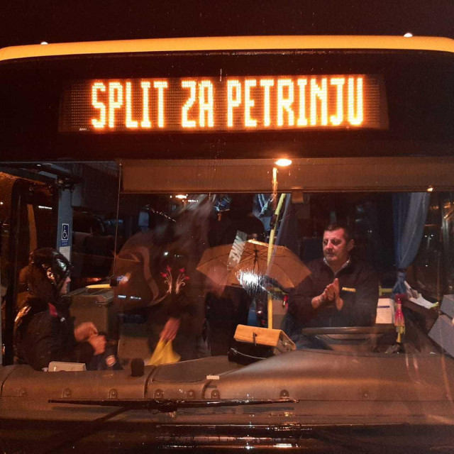 Promet je Torcidi omogućio tri autobusa za put do Petrinje