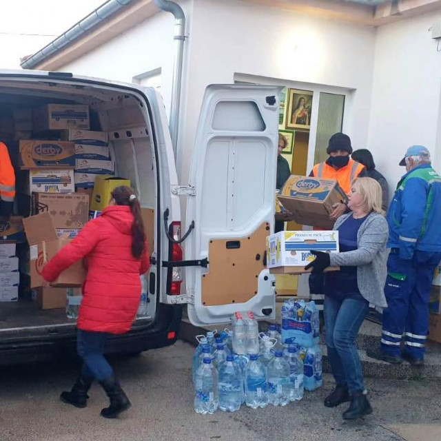 Humanitarna pomoć odnesena je u Hrastovicu kod Petrinje, Glinu i Kostajnicu