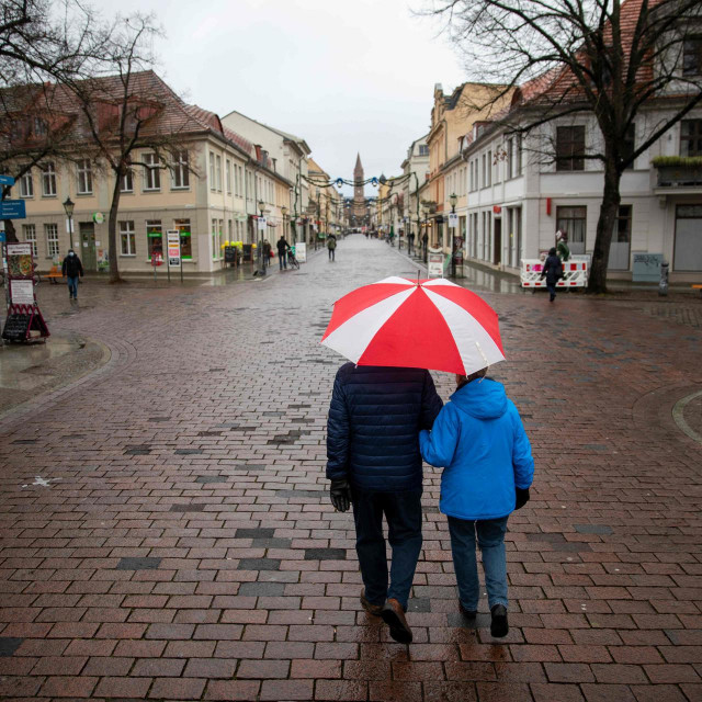 Puste ulice Potsdama, grada na istoku Njemačke
