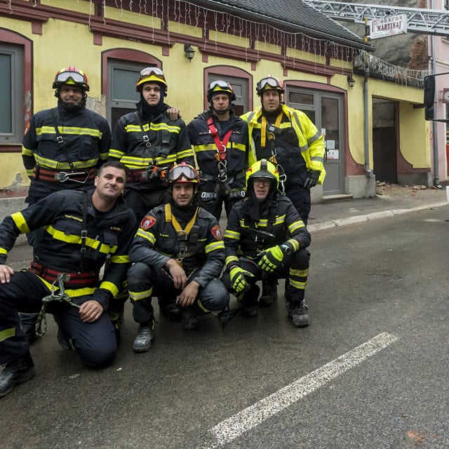Vatrogasci iz JVP Šibenika, Knina i Drniša u Glini