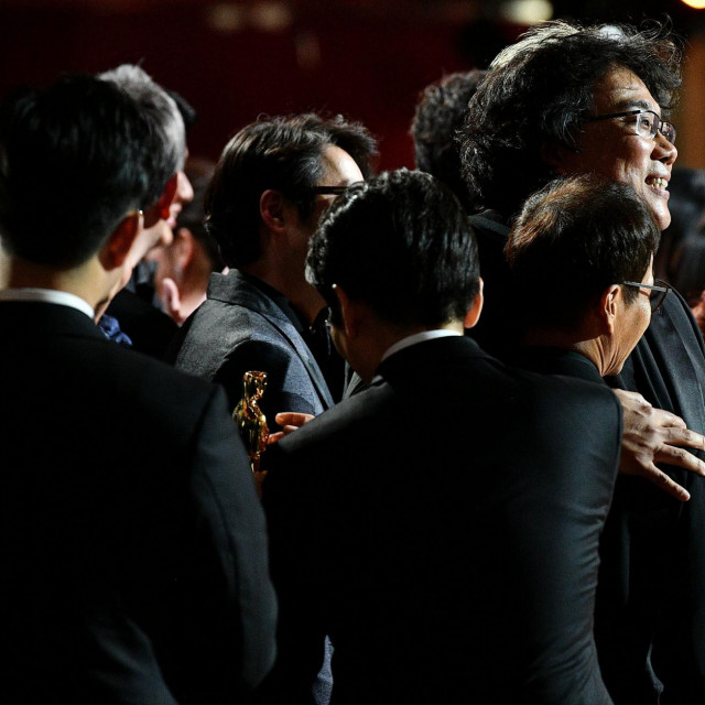 Ekipa &amp;#39;Parazita&amp;#39; slavi oskarovsku potvrdu nagrade američkih filmskih kritičara