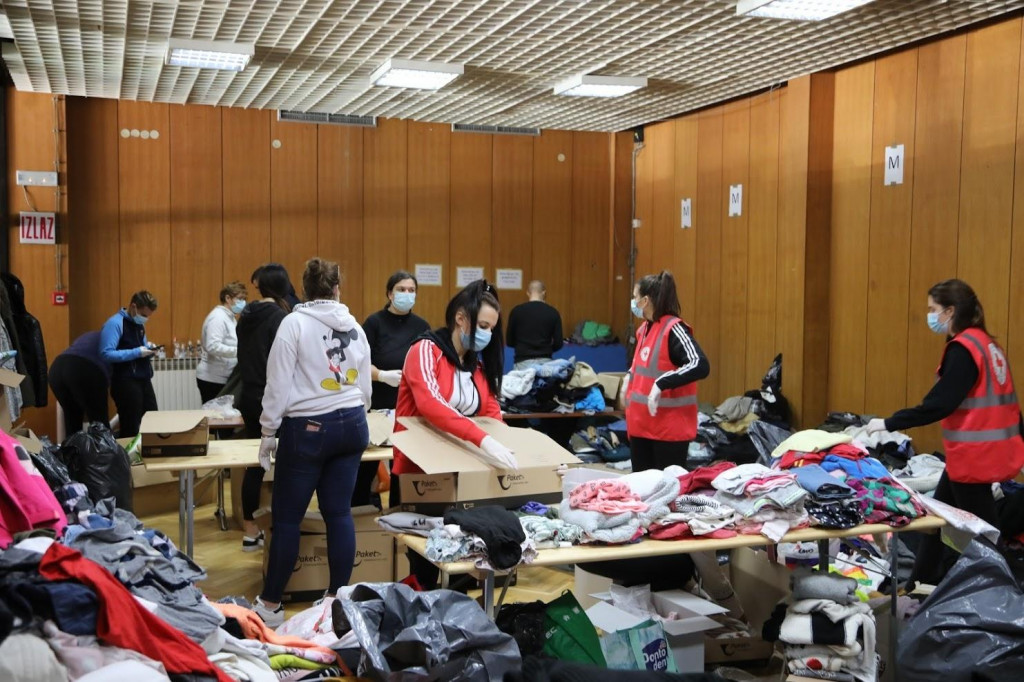 U Sportskoj dvorani Dubrovnik i danas se razvrstava pomoć koja stiže za stradale u petrinjskom kraju