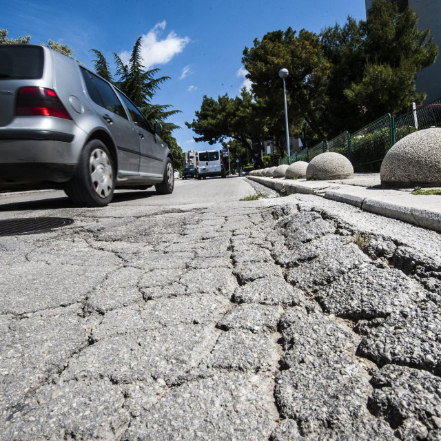 Katastrofalan asfalt na splitskim ulicama&lt;br /&gt;
 
