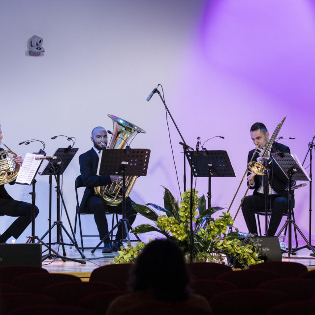 Zagreb Brass Quintet čine Peter First, Alen Vađunec, trube, Ante Medvidović rog, Mate Đuzel, trombon i Mihael Hrgar, tuba 