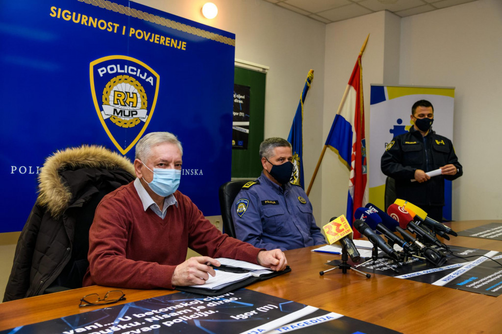 &lt;br /&gt;
Konferencija za medije o ubojstvima u Šibeniku i Vodicama, na konferenciji su govorili načelnik Policijske uprave Ivica Kostanić i šef krim policije Zdravko Sedlar&lt;br /&gt;
 