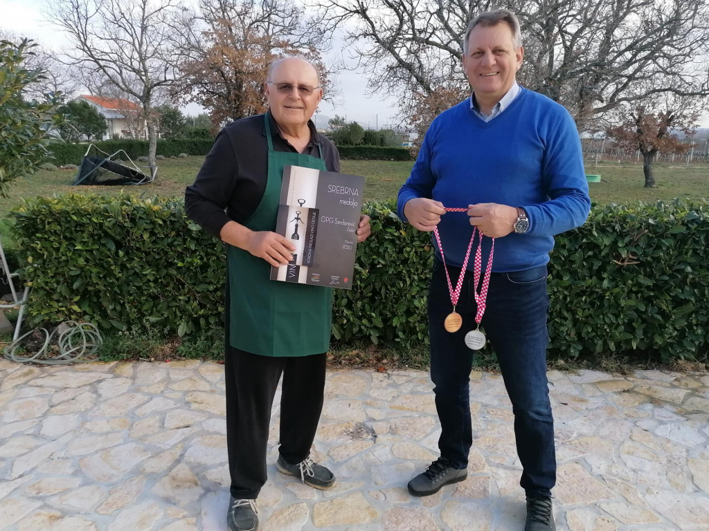 Ivo Serdarević, vlasnik AC Peugeot osvojio medalje za vina