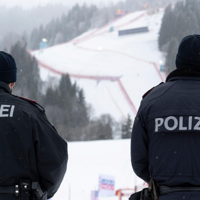 Austrijska policija mogla bi idućih dana imati posla jer vlasnici hotela u skijalištima najavljuju da će - prkositi mjerama
