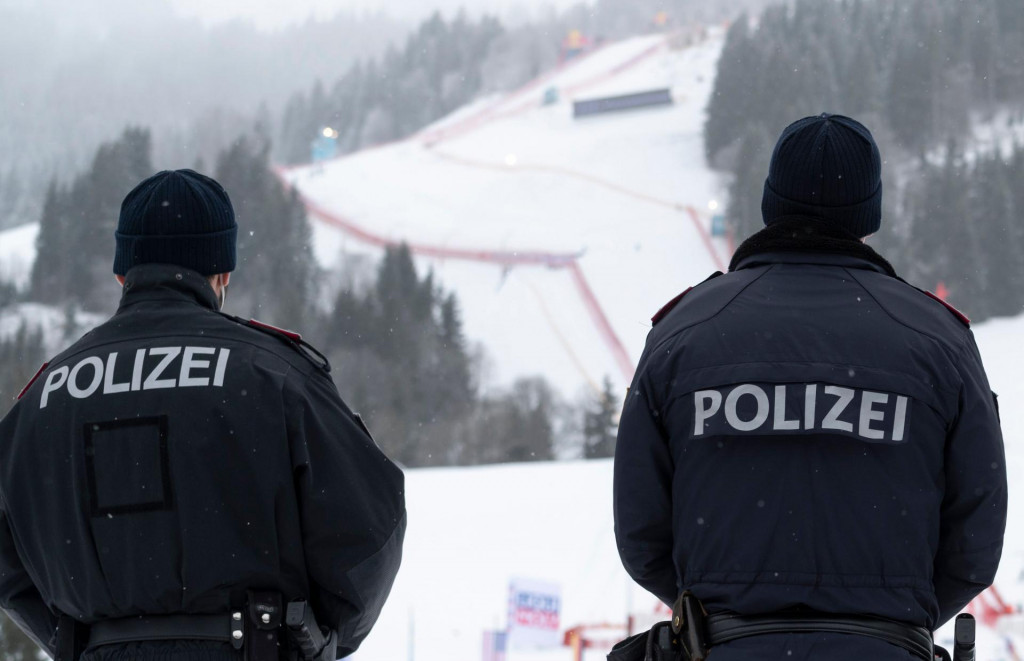 Austrijska policija mogla bi idućih dana imati posla jer vlasnici hotela u skijalištima najavljuju da će - prkositi mjerama