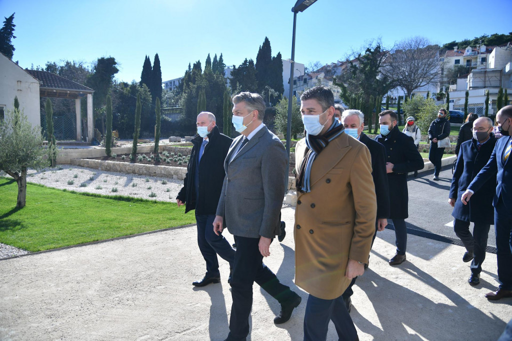 Premijer Andrej Plenković uoči svečanosti otvorenja Studentskog doma u Dubrovniku