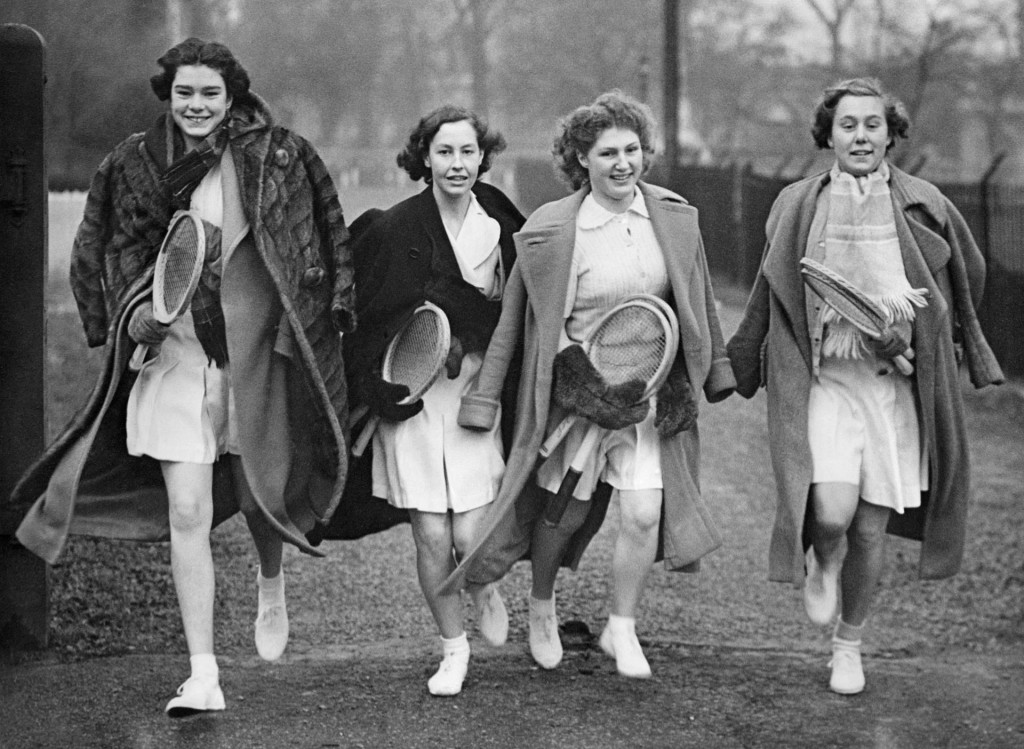 Djevojke snimljene u londonskom parku davne 1938. godine svjedoče koliko je kretanje povezano s osmijehom