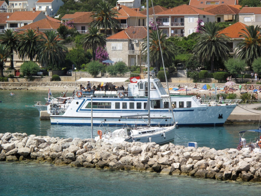 Brod Tamaris KTD Bilan kojim se obavlja putnička linija Orebić-Korčula