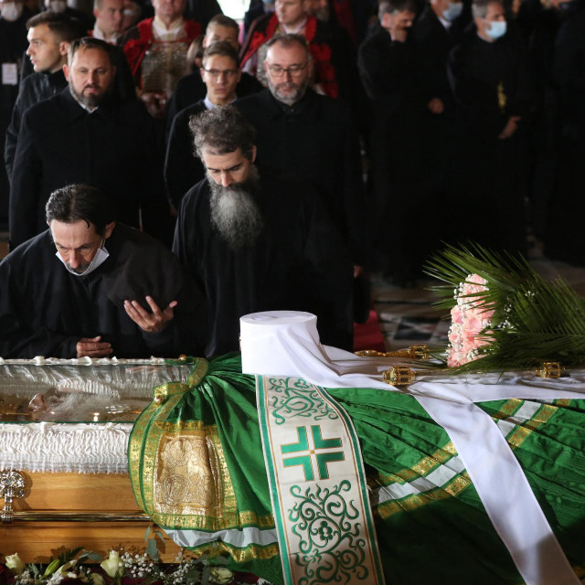 Patrijarh Irinej preminuo je od covida 20. studenoga 2020.
