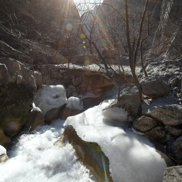 Velebit, Starigrad, 160221.&lt;br /&gt;
Zaledjen potok u kanjonu Velike Paklenice.&lt;br /&gt;