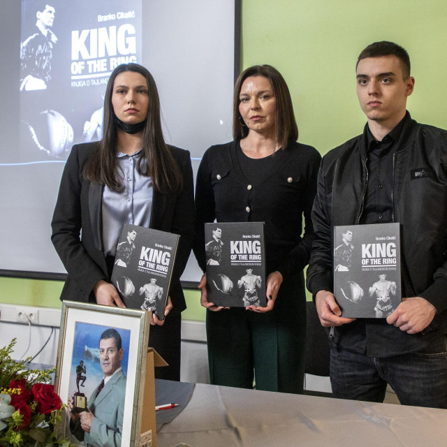 Lucija, Ivana i Bruno Cikatić: Ispunili smo mu želju objavom knjige...