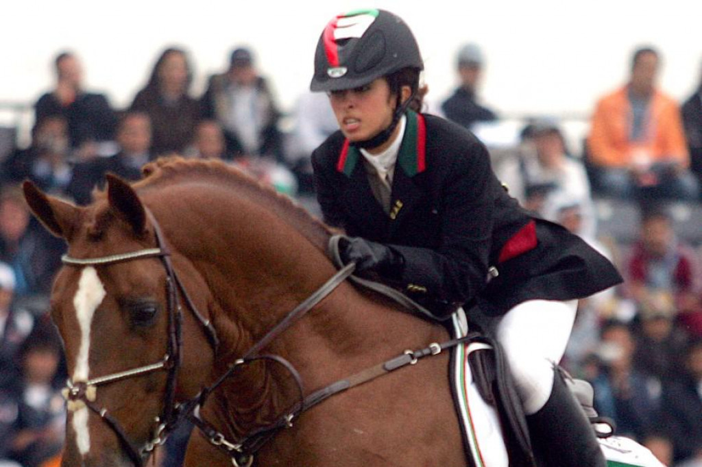 Princeza Latifa al-Maktoum na Azijskim igrama 2006. godine osvojila je brončanu medalju. Sad se pokušava izboriti za svoju nesretnu, zatočenu i navodno uništenu stariju sestru