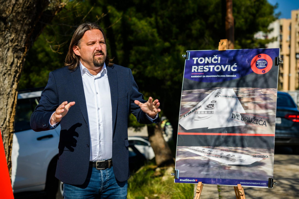 &lt;br /&gt;
Tonči Restović SDP-ov kandidat za gradonačelnika održao je konferenciju za medije o problemima u prometu u gradskoj četvrti Vidici.&lt;br /&gt;
 