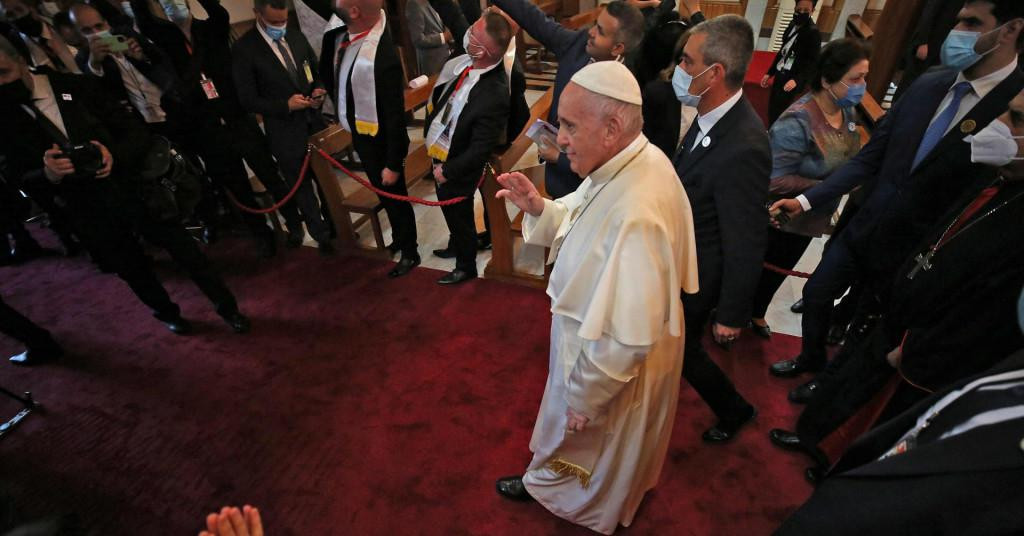Papa Frane u katedrali u Bagdadu