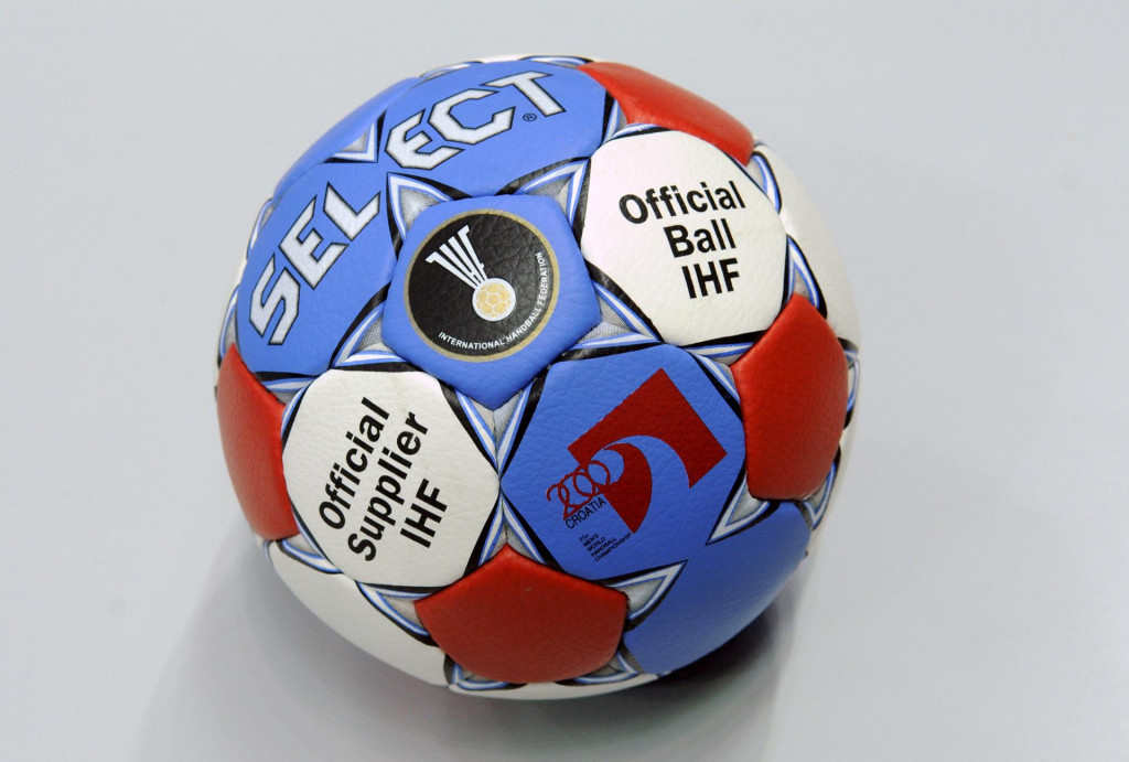 Rukometna lopta s kojom se igralo SP 2009. u Hrvatskoj foto: Joško Ponoš / CROPIX