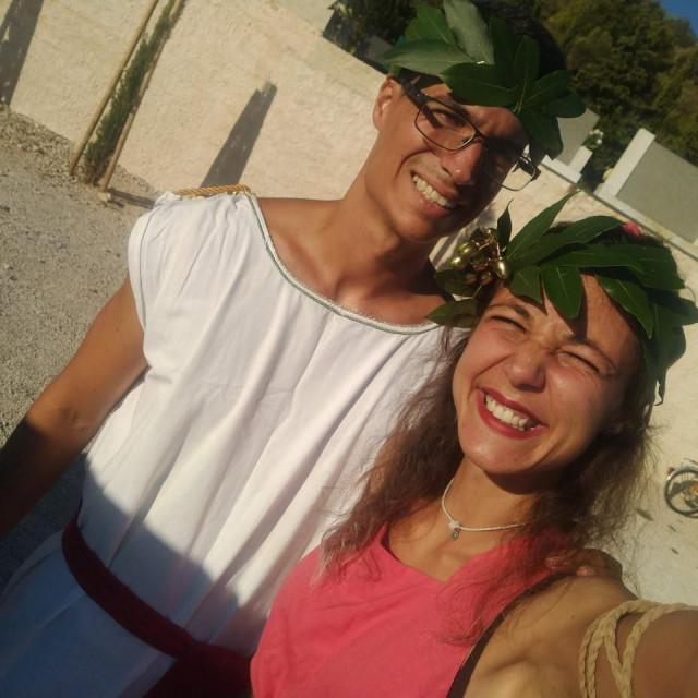 Juan i Eleonora kao Rimljani antičkog Colentuma<br />
&nbsp;