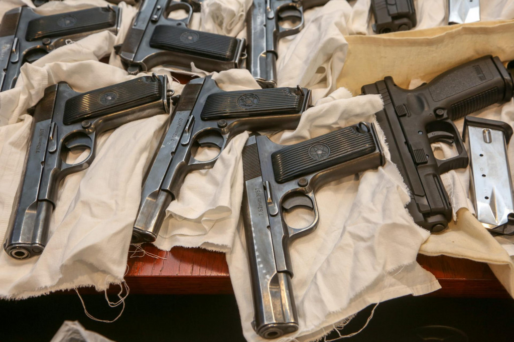 Skupina Hrvata je nabavljala oružje iz Amerike i dalje ga prodavala, a pištolji marke glock su im bili omiljeno oružje