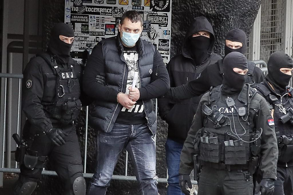 Velja Nevolja u pratnji srbijanske policije