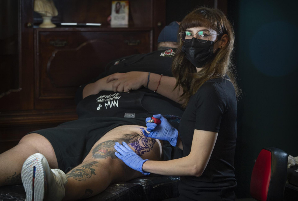 Majstorica tetorviranja Morana Schwarz došla je živjeti u Dalmaciju prije osam godina i otvorila dva salona za tetoviranje