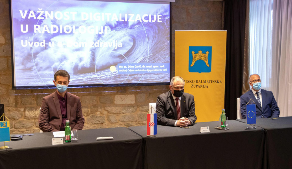Projekt digitalne radiologije predstavili su dr. Marko Rađa, župan Blaženko Boban i mr.sc. Dino Carić