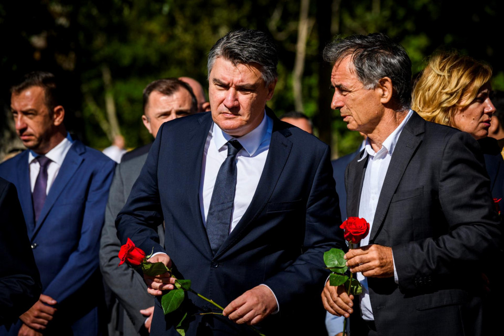 &lt;br /&gt;
 Zoran Milanovic i Milorad Pupovac u Plavnom na komemoracijimi ubijenim u Oluji