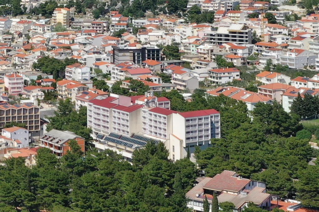 Hotel Hrvatska dugo čeka na rekonstrukciju