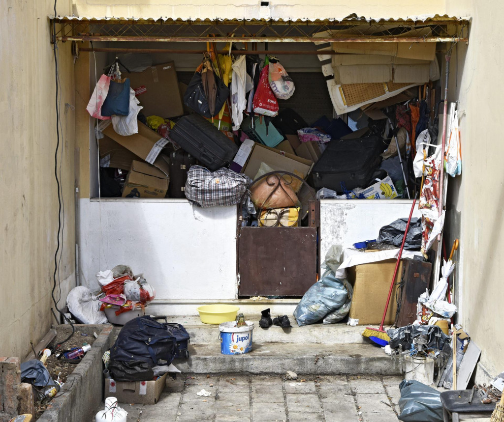 Stan u prizemlju u Vrančićevoj ulici na broju 3 pretrpan je smećem i leglo je štakora
