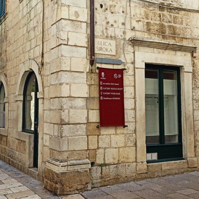 Poslovni prostor u na kantunu Široke i Ulice od puča unutar dubrovačkih gradski zidina iznajmljen je za 24.111 kuna mjesečno