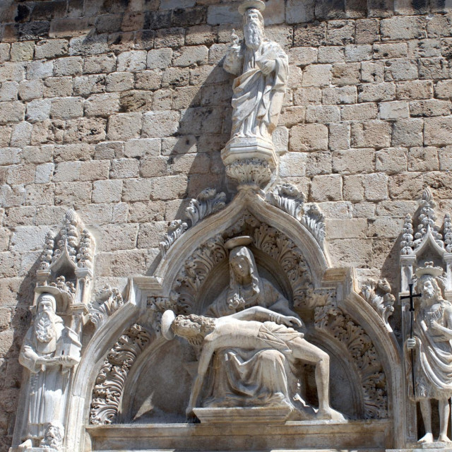 Portal franjevačke crkve Male braće u Dubrovniku