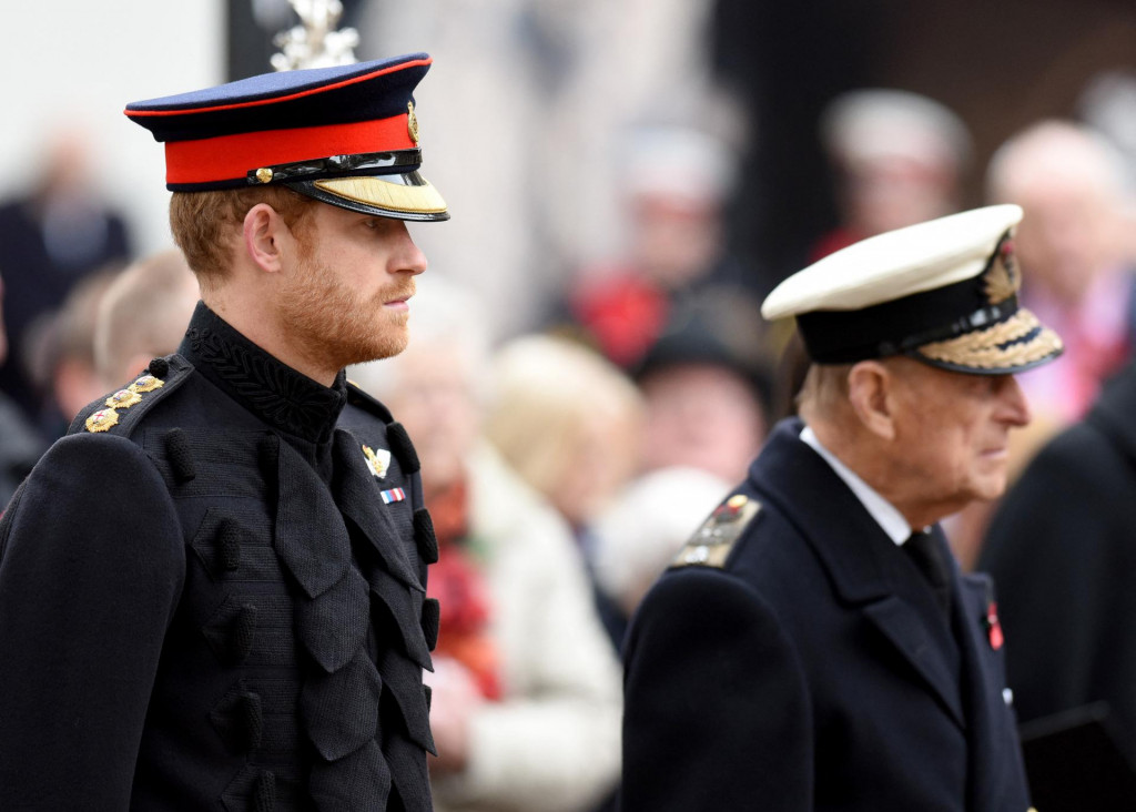 Princ Harry s djedom, princom Philipom, na obilježavanju dana sjećanja 10. studenoga 2016. u Londonu