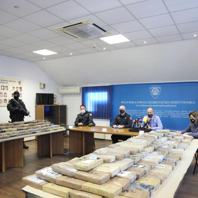 Policija je u Dubrovniku pokazala zapljenjeni kokain vrijedan 57 milijuna eura