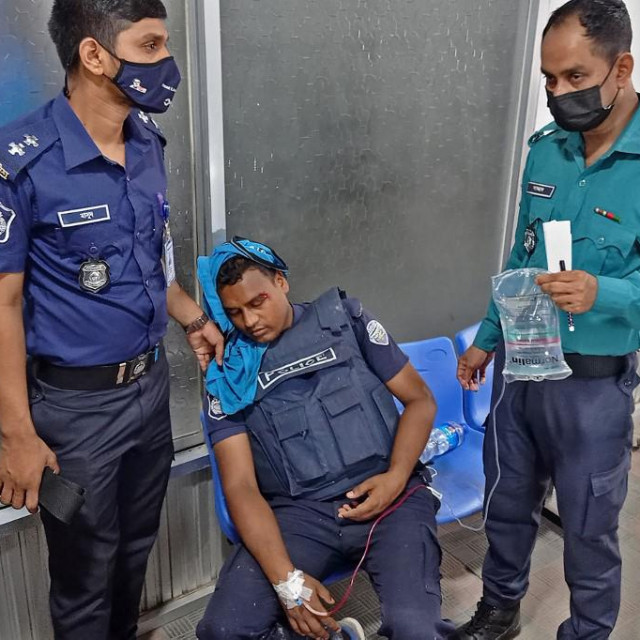 Liječničku pomoć nakon prosvjeda potražila je i policija