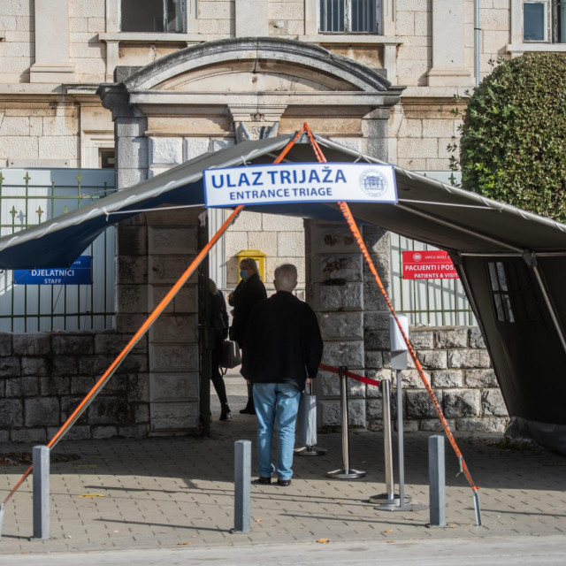 Prizor ispred OB Zadar