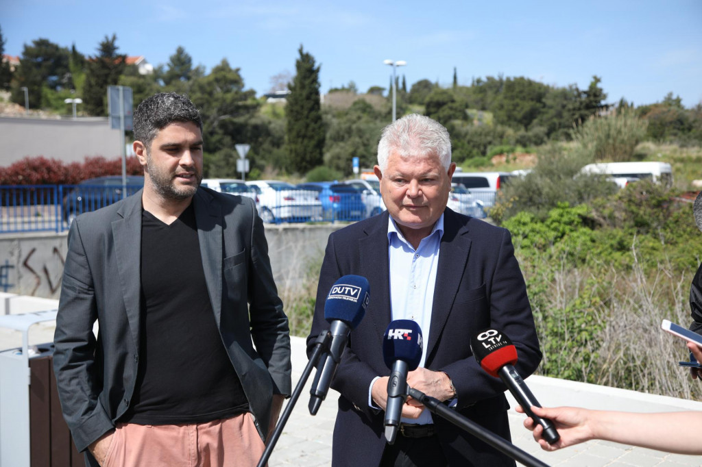 Andro Vlahušić i Mario Tevšić (platformaDubrovnik - naš grad) govorili su na temu stanovanja u Dubrovniku