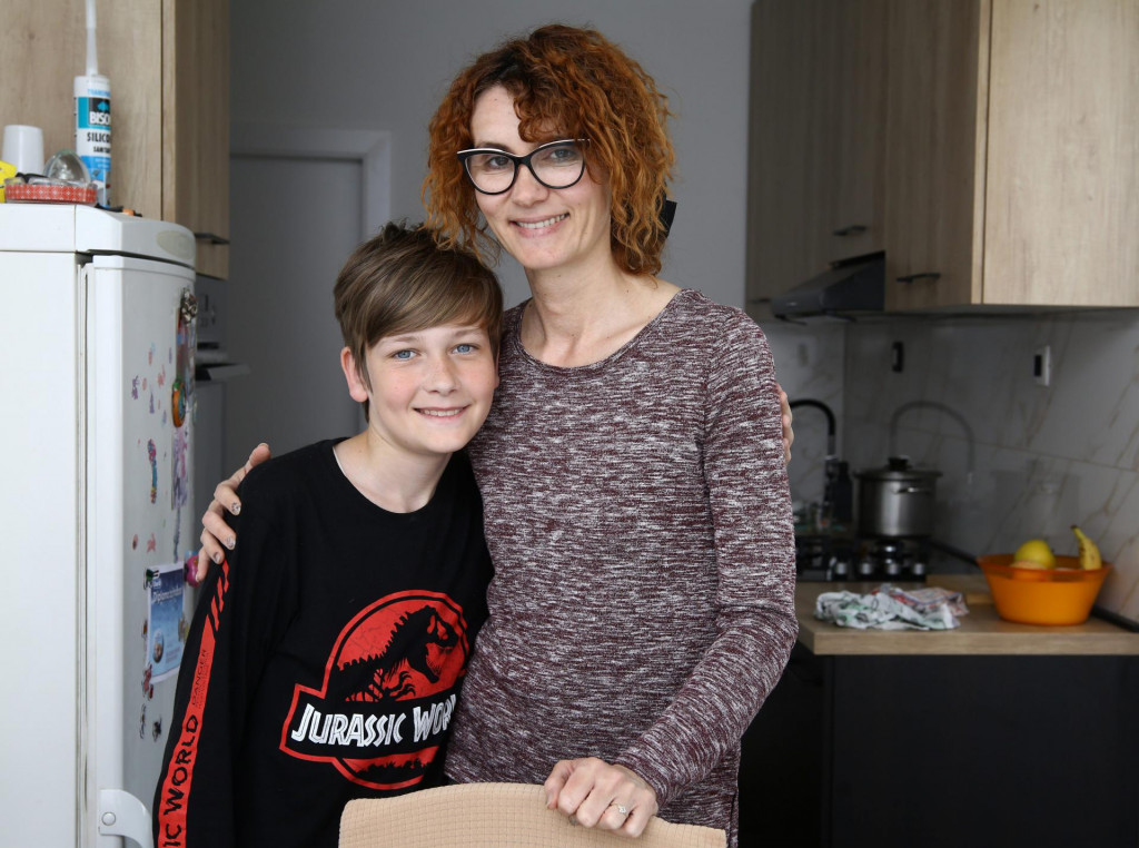 Mama Nensi i sin Karlo Šundov na kraju jedne priče koja je završila sretno