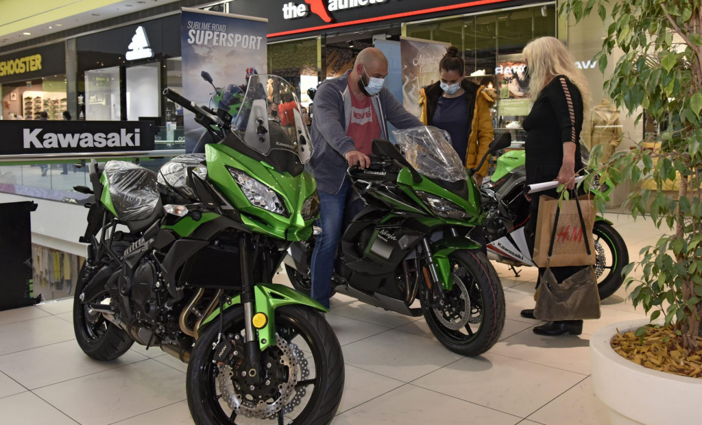 Kawasakijevi motocikli na Auto-moto salonu&lt;br /&gt;
 