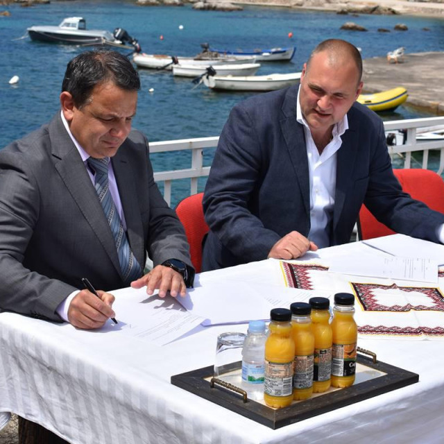 Potpisan 8,6 milijuna kuna vrijedan ugovor za izgradnju pročistača otpadnih voda i podmorskog ispusta u Moluntu!