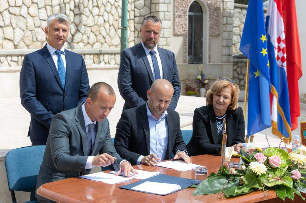 Potpisivanje ugovor o sufinanciranju projektne dokumentacije na području vodoopskrbnog sustava Pag