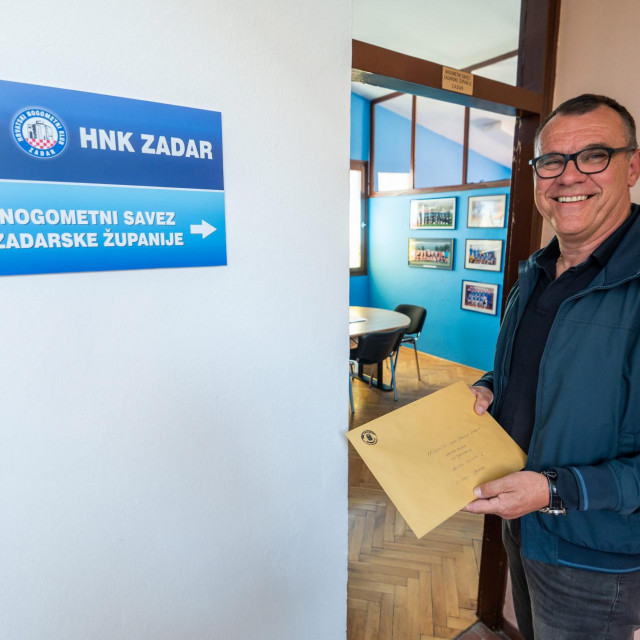 Na fotografiji: Darko Banic predaje kandidaturu za predsjednika Zupanijskog nogometnog saveza.&lt;br /&gt;
 