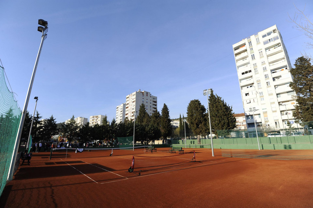 Tenis tereni na Šubićevcu