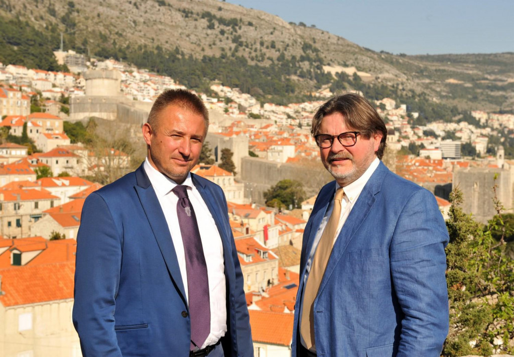 Mostov kandidat za gradonačelnika Dubrovnika Maro Kristić (lijevo) i kandidat za zamjenika gradonačelnika Tonći Skvrce (desno)