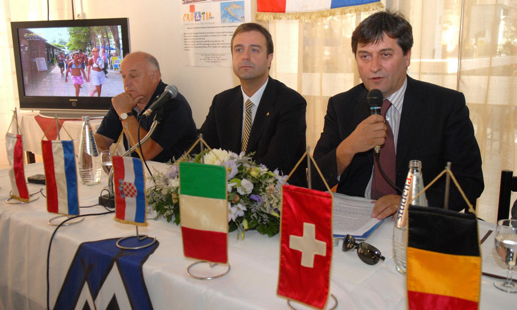 Joao Alves Pereira predsjednik Internacionalne federacije kampinga i karavaninga, (desno) Frane Skoblar direktor turistickog naselja Zaton 2009. godine