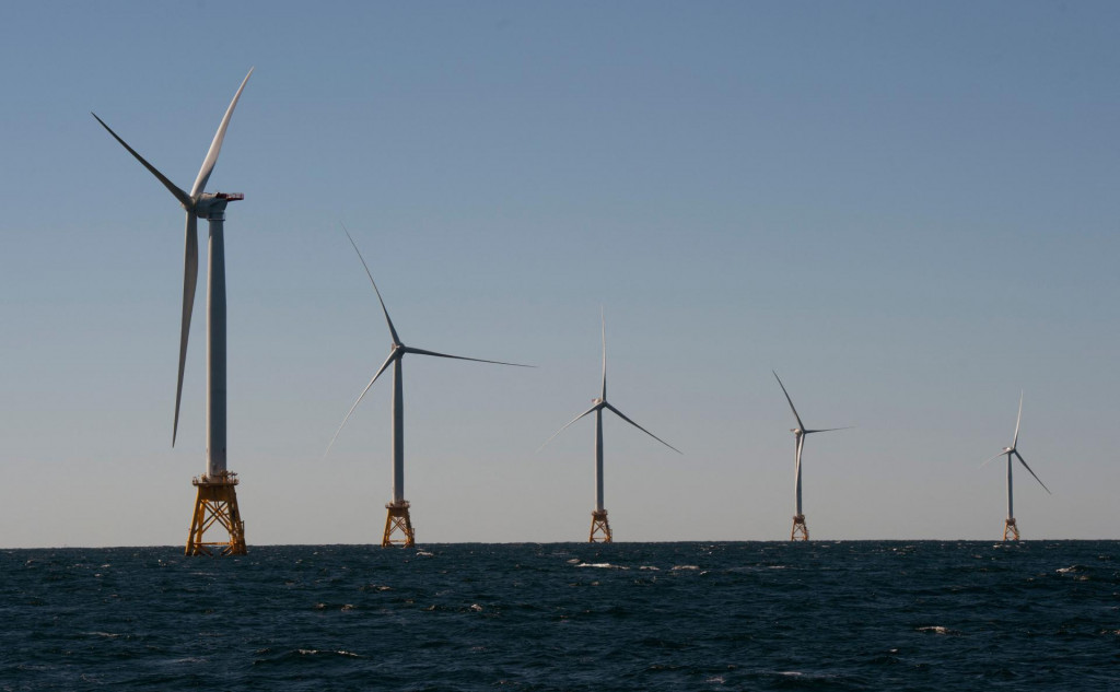 Vjetroturbine na vjetrofarmi Block Island ispred Rhode Islanda, a 11. svibnja najavljen je najveći vjetroprojekt ispred obala Massachusettsa