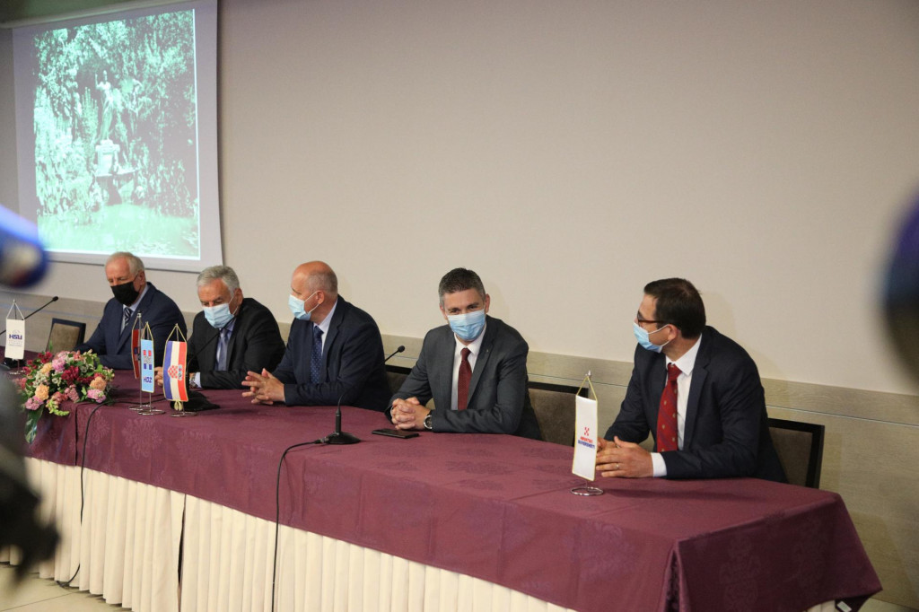 Press konferencija HDZ-a u Hotelu Adria