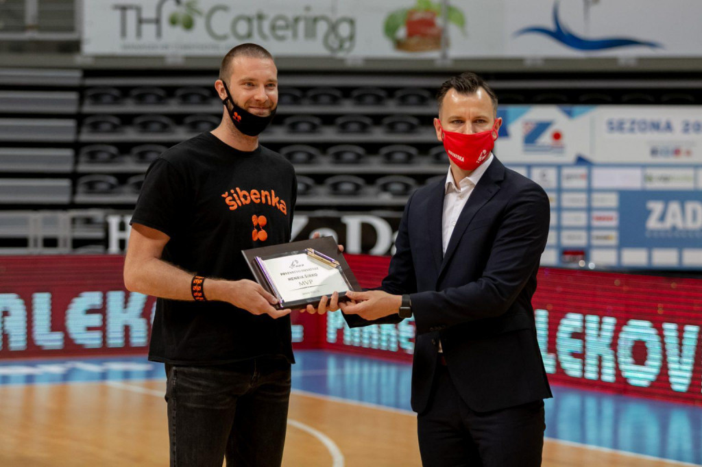 Henrik Širko primio nagradu za najkorisnijeg igrača HT Premijer lige