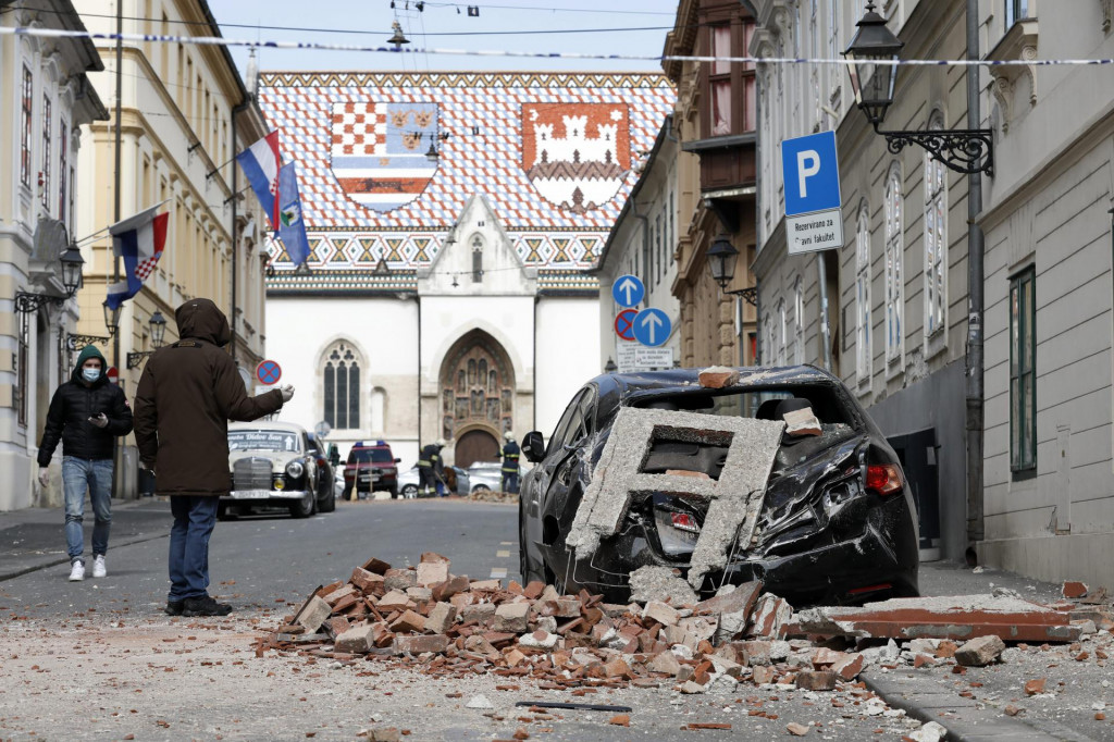 Zagreb na dan potresa: 14 mjeseci kasnije jednu jedinu ciglu s ruševina još nisu uklonili, jednu jedinu miješalicu betona nisu zamiješali