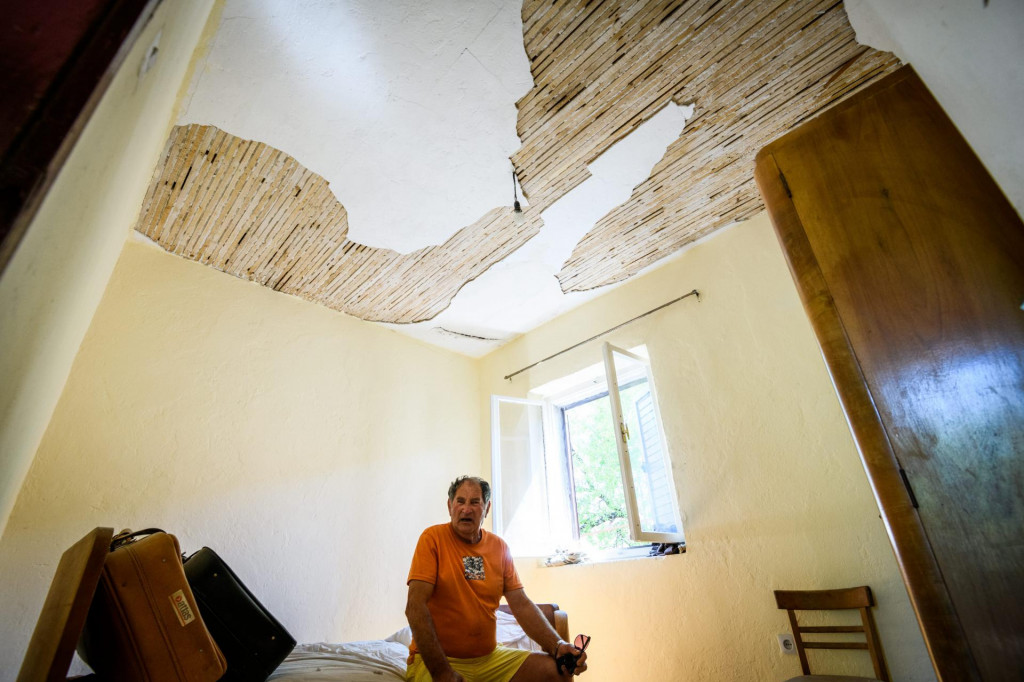 Josipu Petkoviću iz Vrpolja potres je oštetio kuću